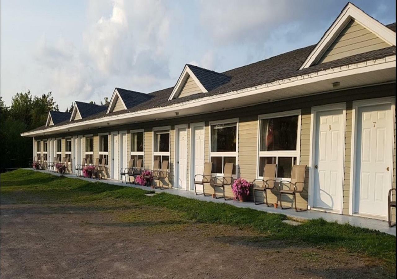 Fundy Rocks Motel Hopewell Cape Zewnętrze zdjęcie